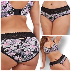 NEW Torrid 2 Panties for $18 Second Skin Lace Trim Hipster Black Butterfly 4X